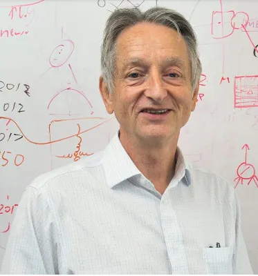 Geoffrey Hinton, pioneiro nos estudos de redes neurais